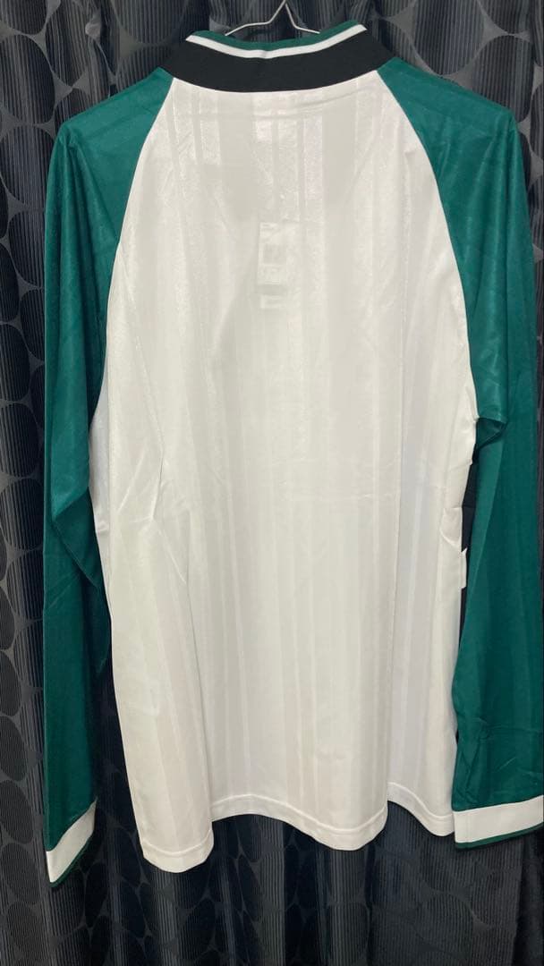 adidas リバプールFC ロングスリーブシャツレプリカ