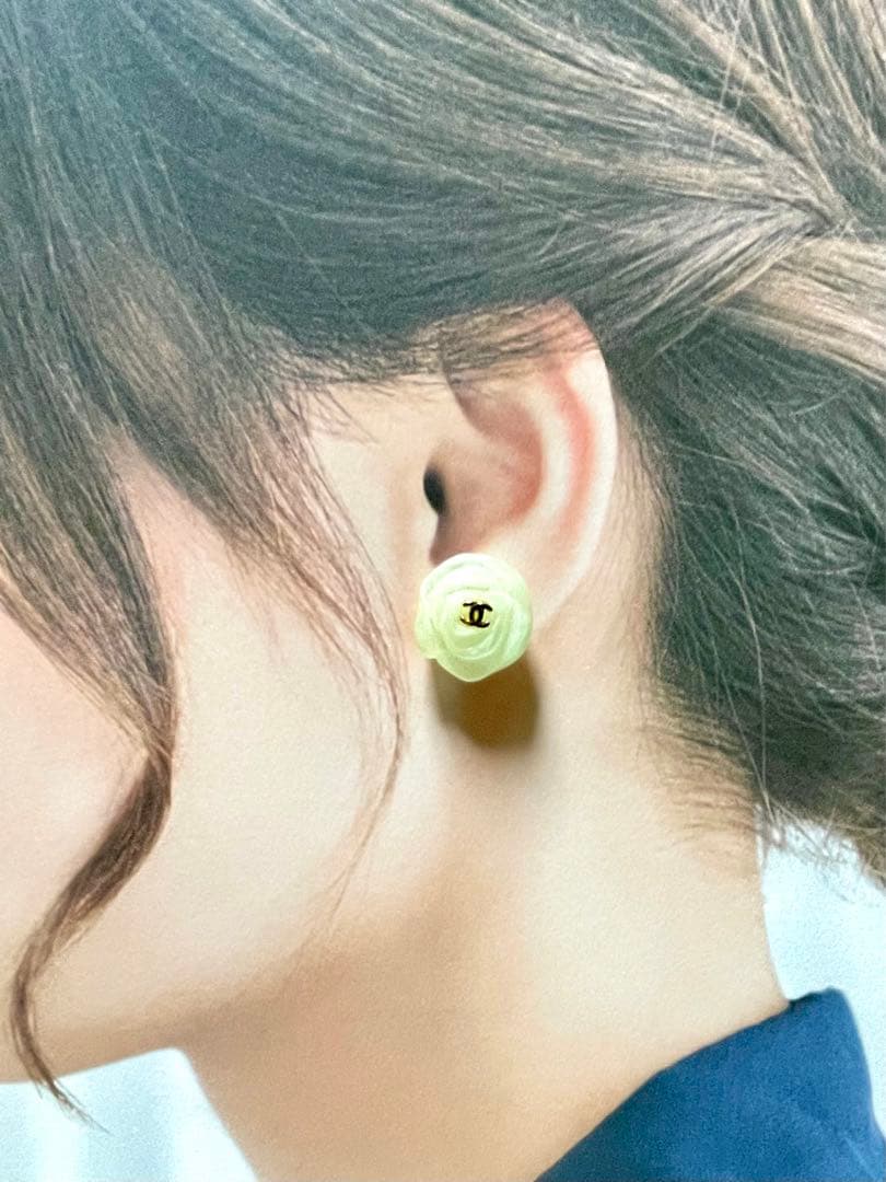 ア*ス様 正規品CHANELカメリアピアス