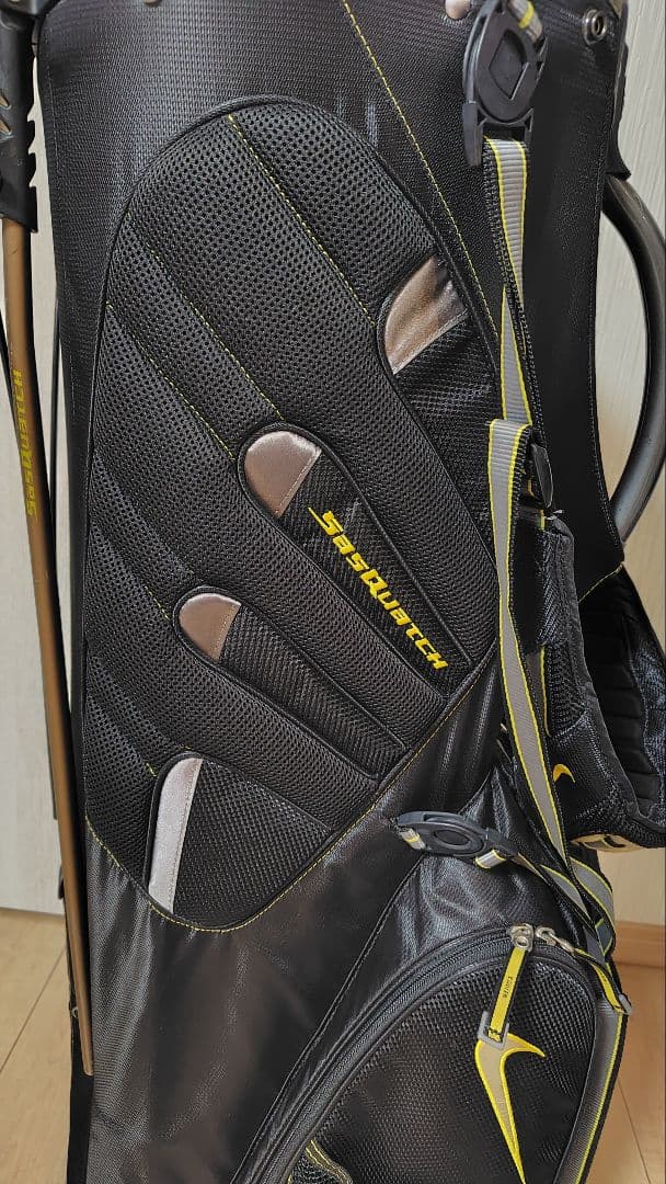 チ*ル様 Nike スタンド付キャディバッグ SasQuatch黒/黄色 14分