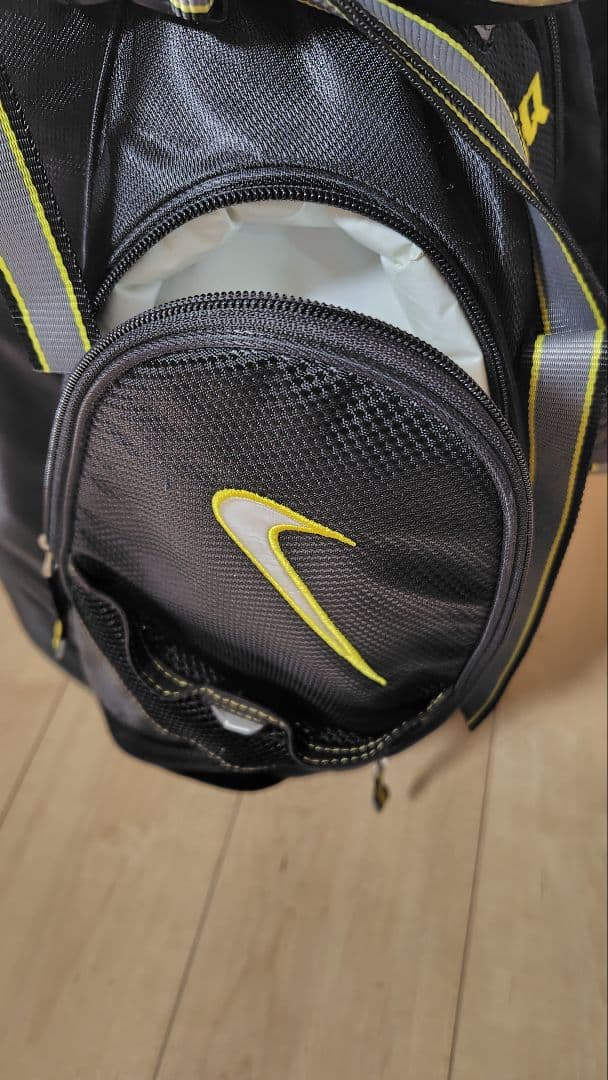 チ*ル様 Nike スタンド付キャディバッグ SasQuatch黒/黄色 14分