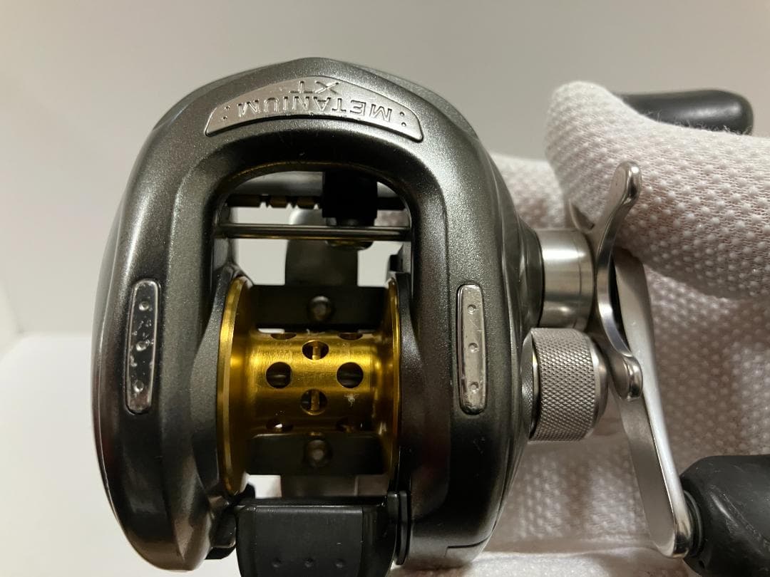 SHIMANO 05 NIUM XT ベイトリール メタニウム　シマノ