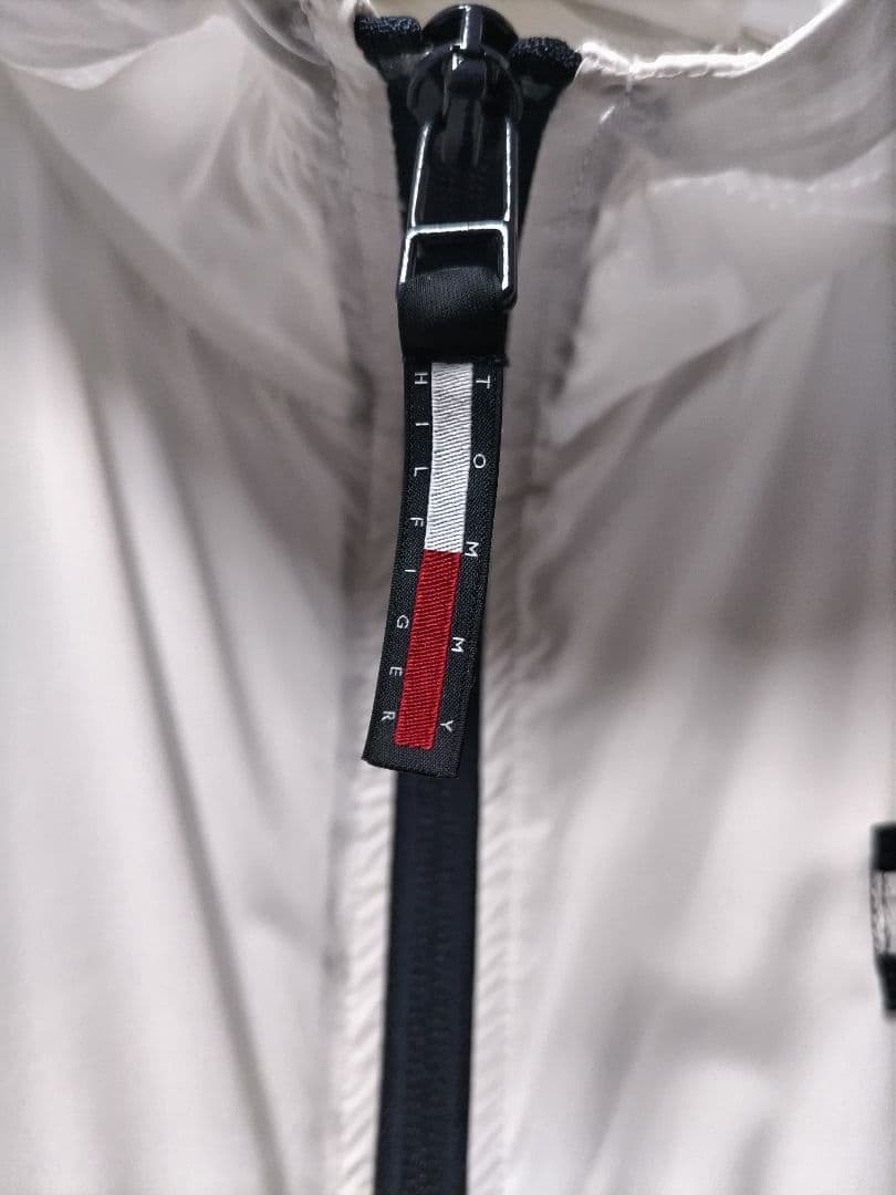 トミーヒルフィガーゴルフ　ナイロン　パーカー　白
