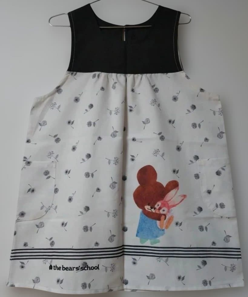 【土日限定割引中】セット商品　くまのがっこうエプロン　学研　すてきな先生