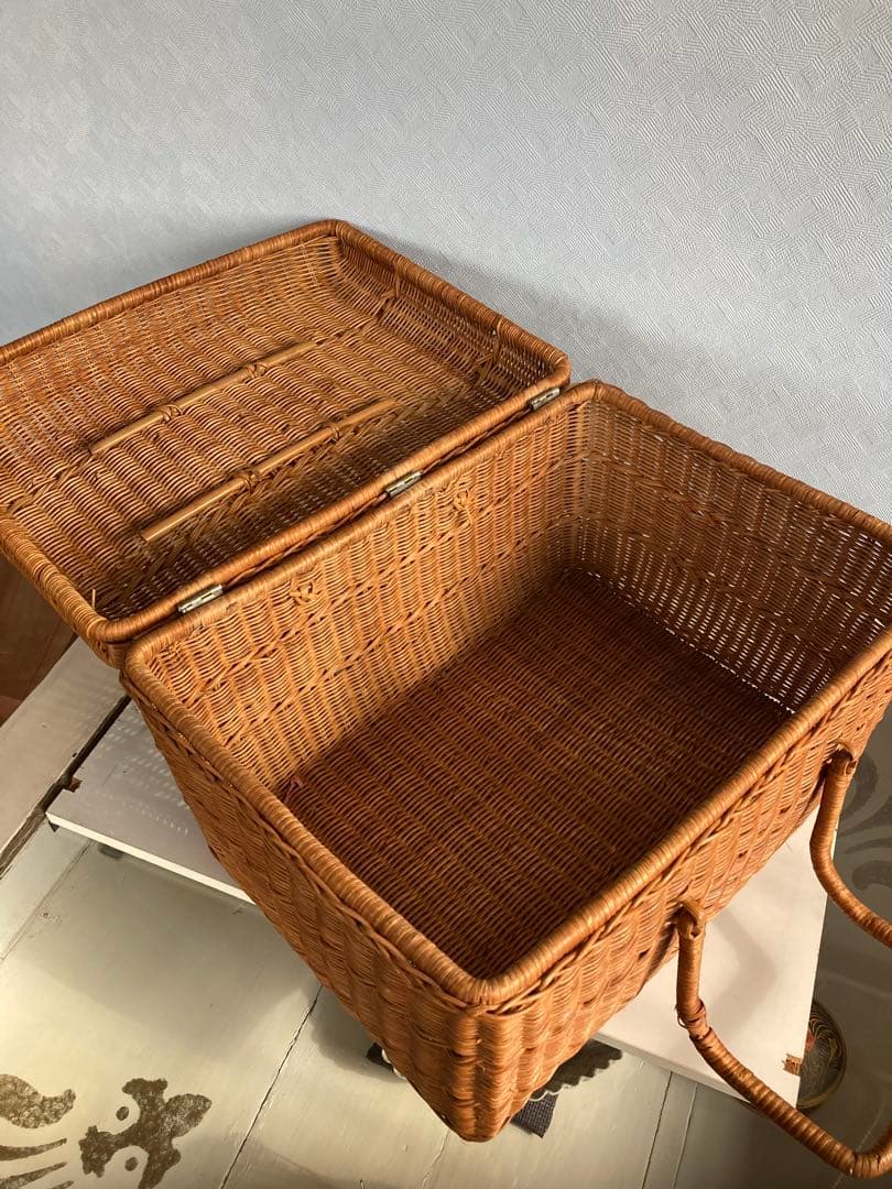 ◾️天然素材×◾️クラシカル造形｜四角い◾️アンティークピクニックバスケット