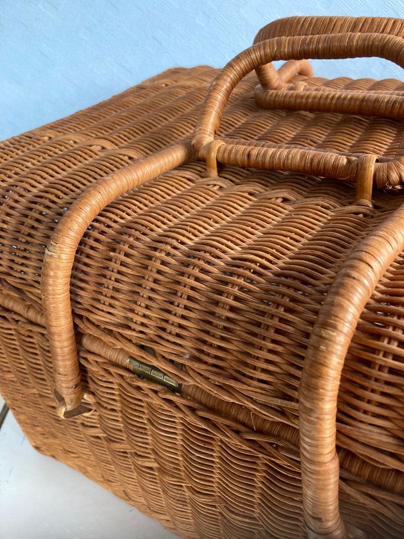 ◾️天然素材×◾️クラシカル造形｜四角い◾️アンティークピクニックバスケット