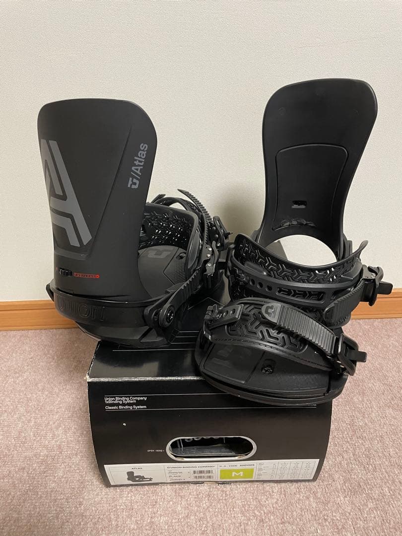 Atlas ブラック ビンディング M