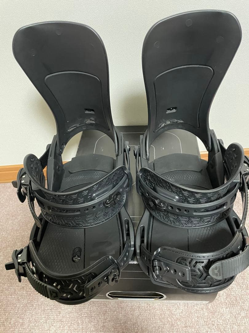 Atlas ブラック ビンディング M