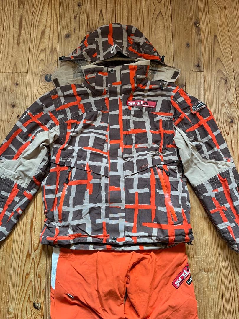 北欧　HALTI ハルチ　スキーウェア上下　日本サイズＭ　暖かさバツグン