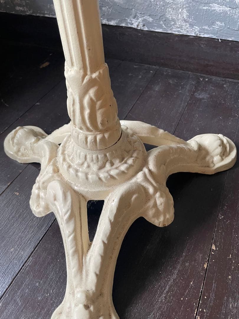 ビンテージ/カサブランカ/カフェテーブル/ラウンドテーブル/鉄脚/大理石/喫茶店