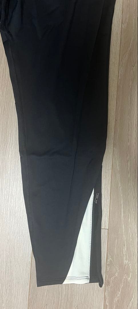 NIKE リバプール　トラックパンツ　トレーニングパンツ　ジャージ下　新品　L