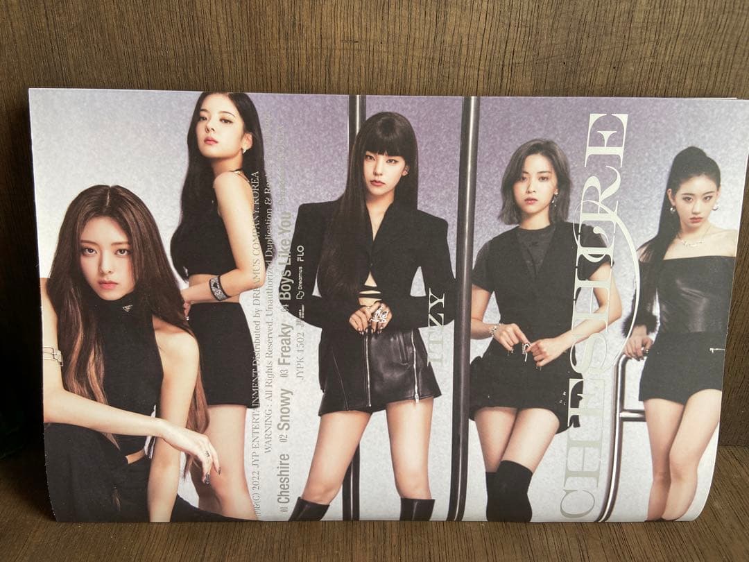 期間限定販売！ITZY CDお買得まとめ売り/10枚セット/レア 銀テ付き