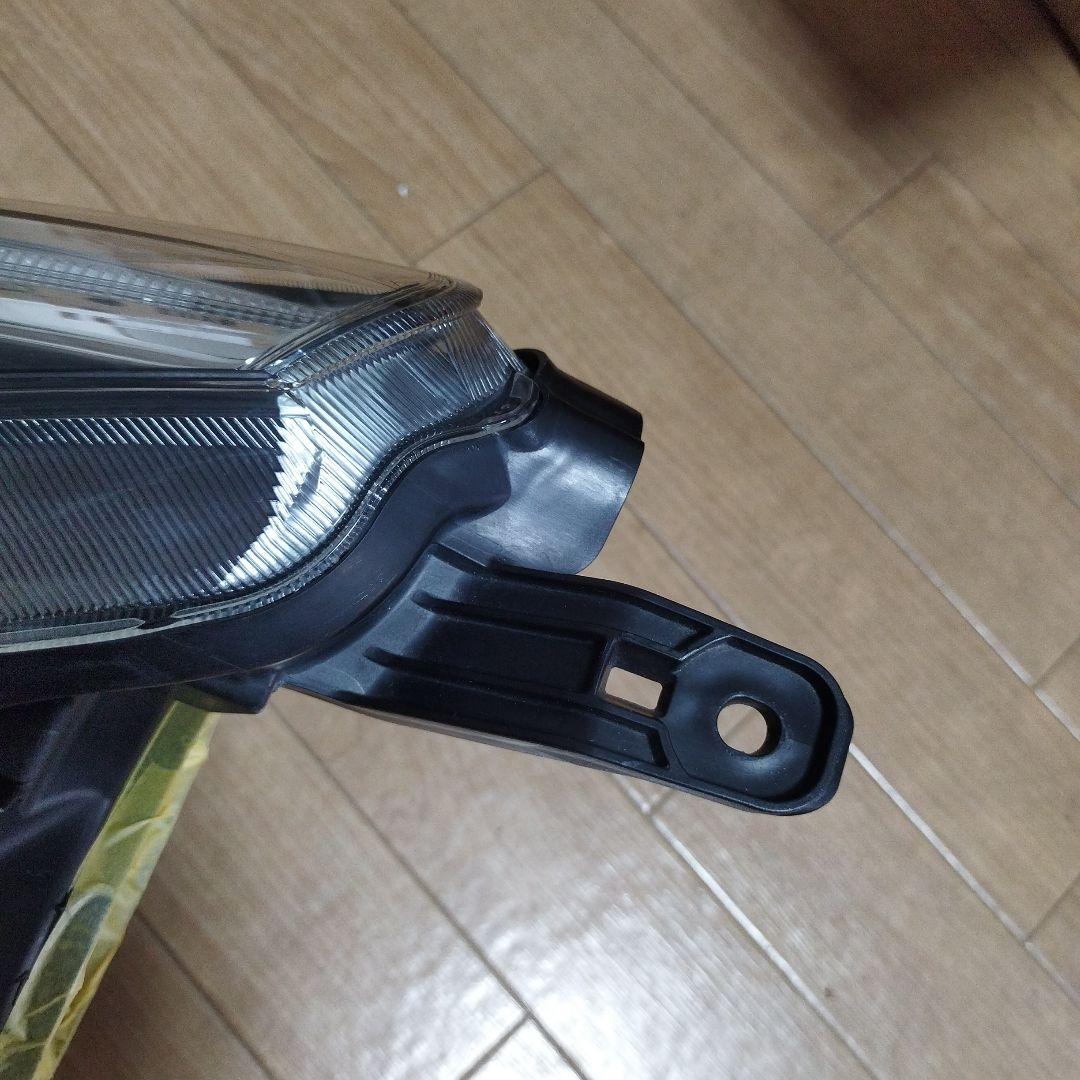 TOYOTA　マークX　130系　中期　純正 右 HID ヘッドライト　中古美品