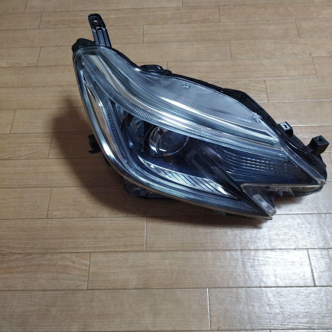 TOYOTA　マークX　130系　中期　純正 右 HID ヘッドライト　中古美品