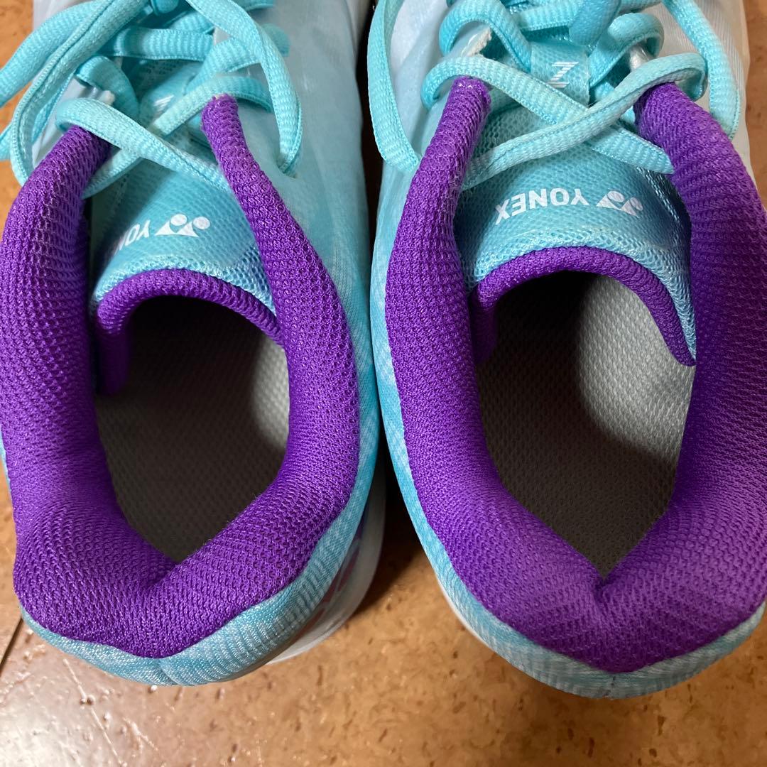 ヨネックス　バドミントンシューズ　24センチ