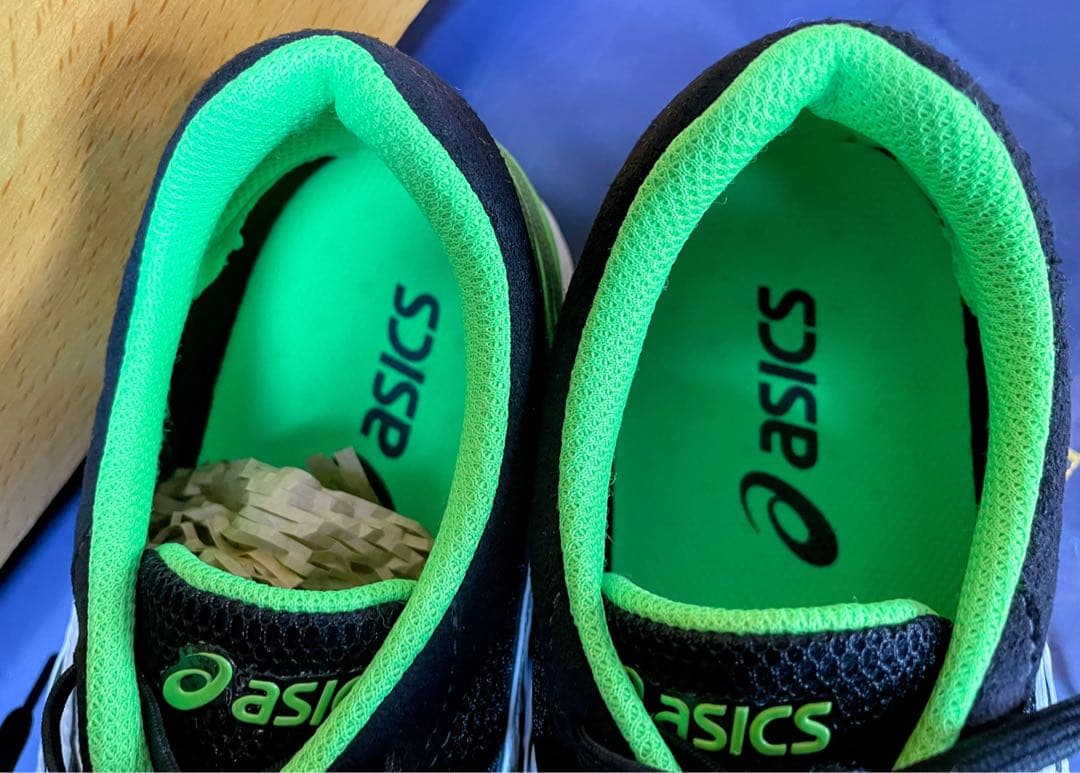 最終値下A美品アシックスターサージールランニングシューズ軽量ブラックグリーン27