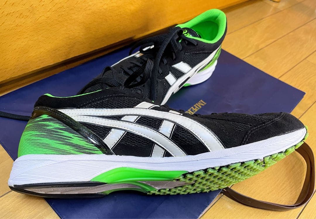 最終値下A美品アシックスターサージールランニングシューズ軽量ブラックグリーン27