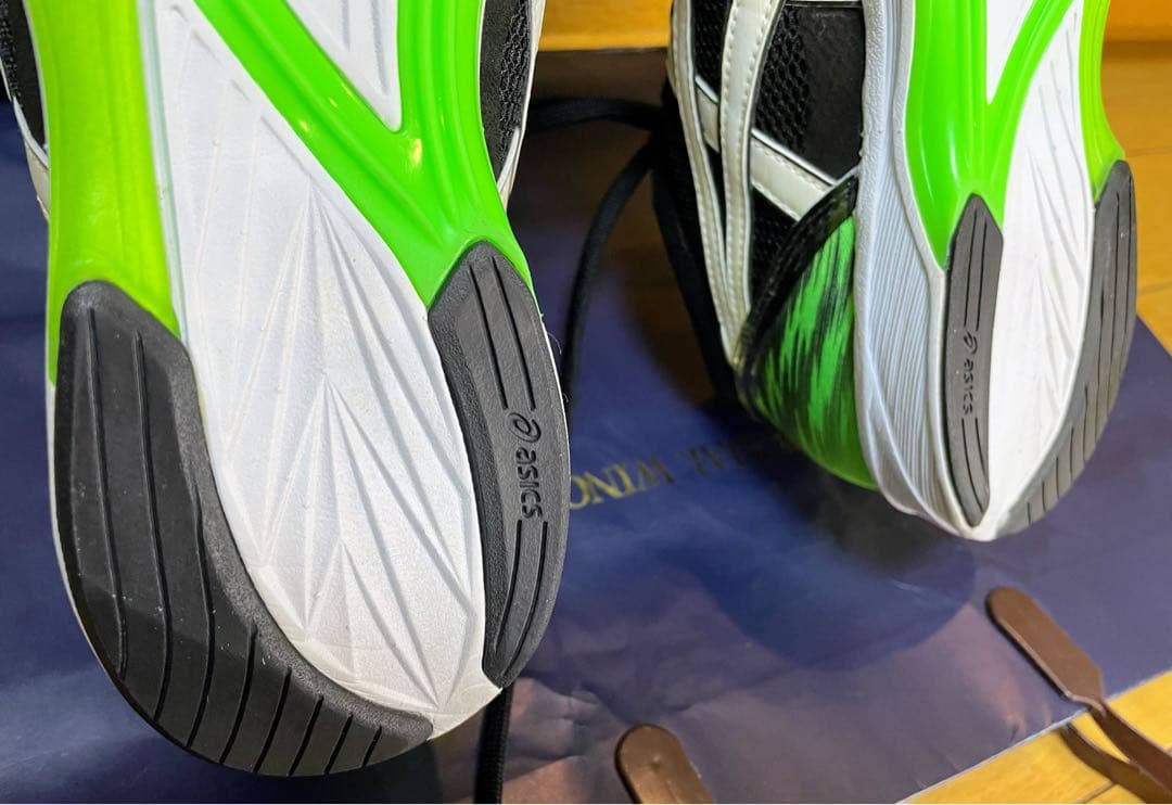 最終値下A美品アシックスターサージールランニングシューズ軽量ブラックグリーン27