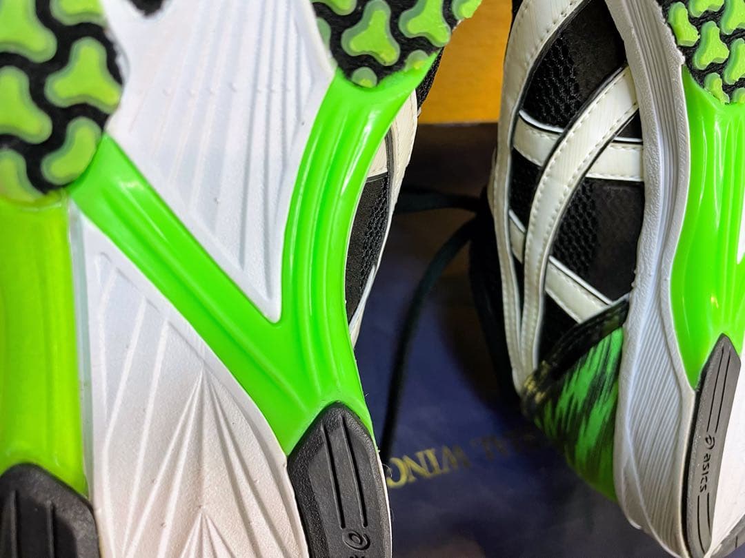 最終値下A美品アシックスターサージールランニングシューズ軽量ブラックグリーン27