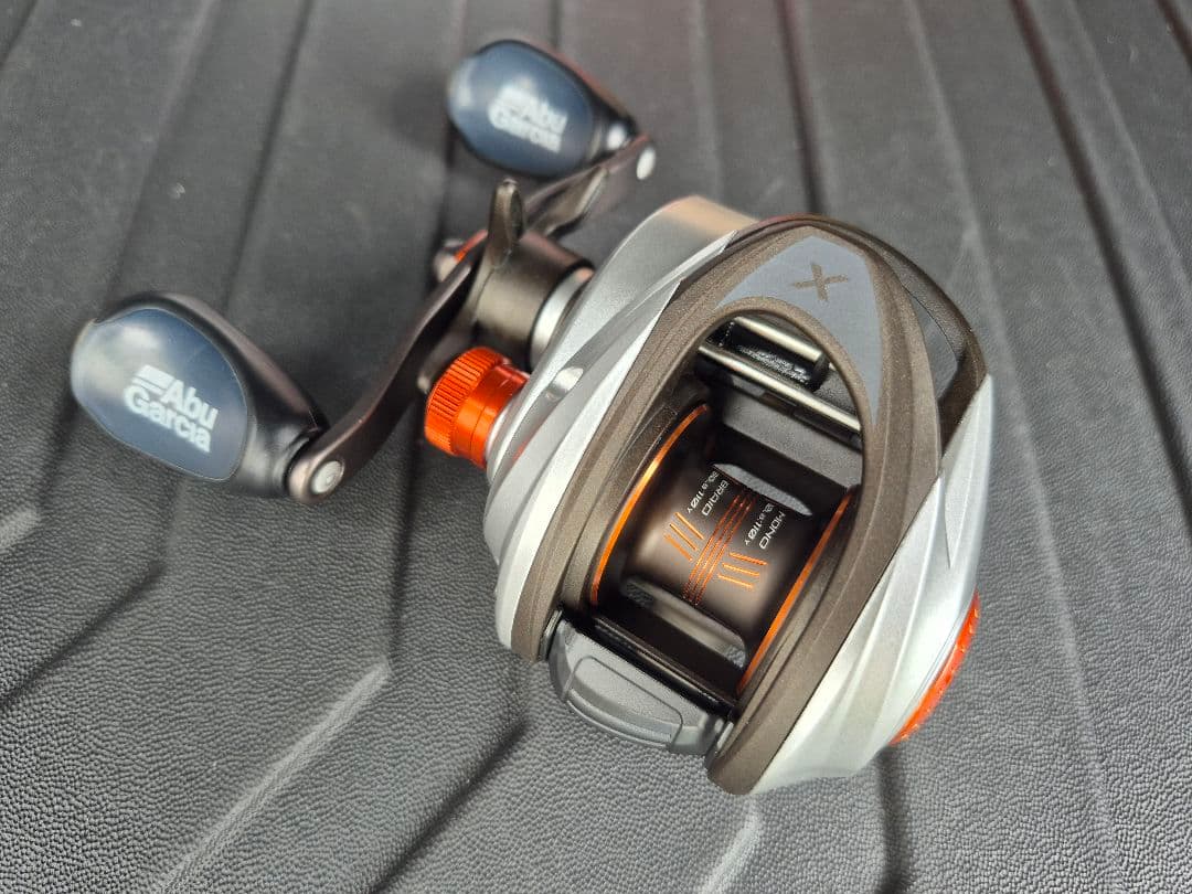 アブガルシア　ベイトリール　レボ5X