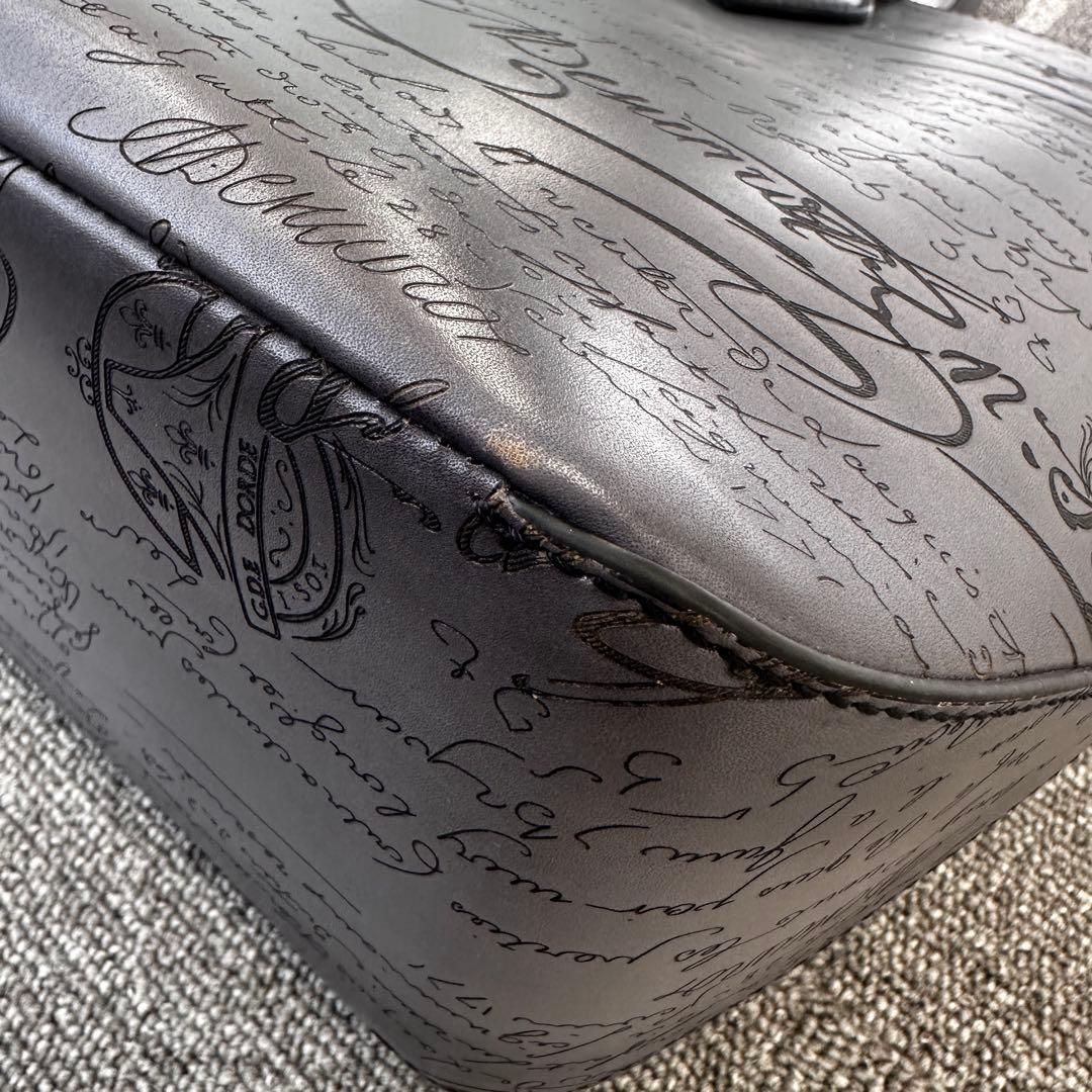 【本日限定価格】ベルルッティトゥジュール ミニ スクリットレザートート