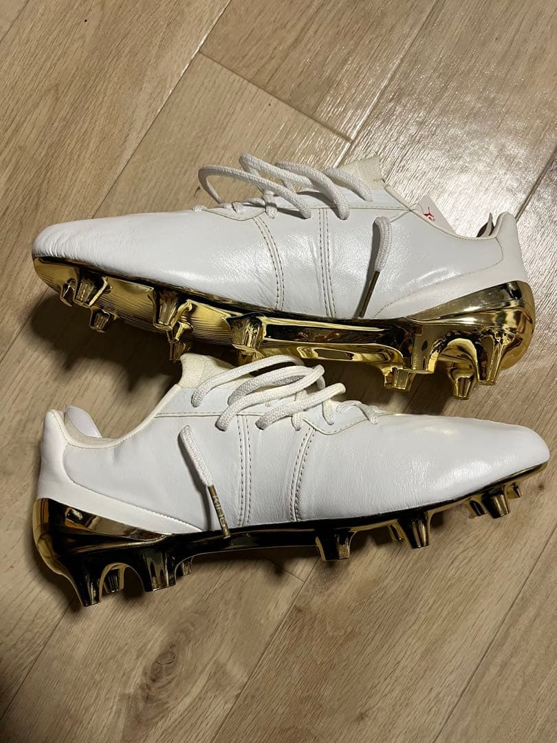 PUMA KING ホワイト/ゴールド スパイクシューズ