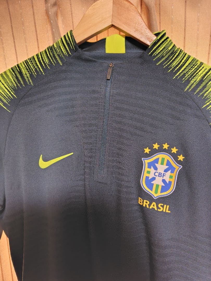 ブラジル代表ヴェイパーニット上下セット