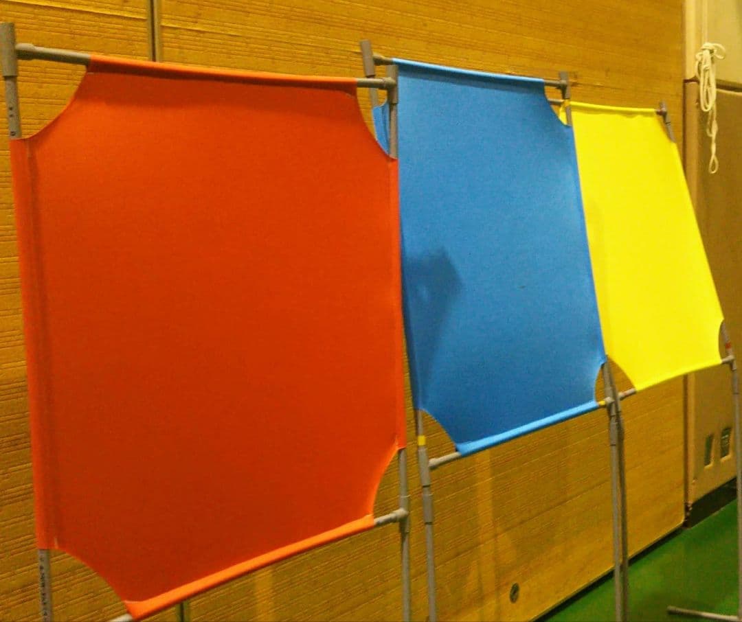 NEW フジ色 角度が変えられる壁打ち無音布(むおんふ) YONEX