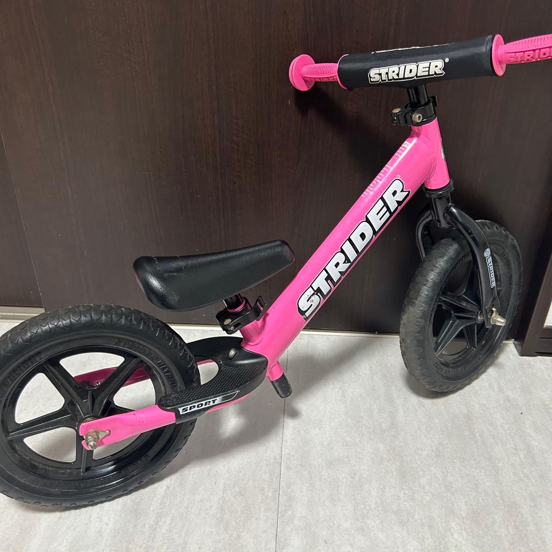 【美品】ストライダー スポーツモデル ブラック 12型　 バランスバイク ピンク