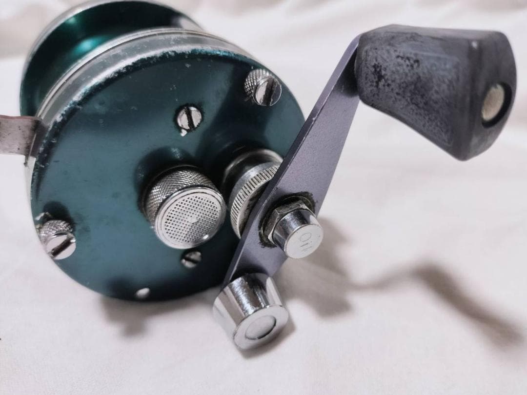 アブガルシア　アンバサダー5000D 　ビンテージ　リール abu 　グリーン