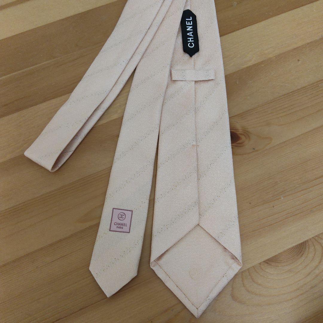 CHANEL 薄いピンク ストライプ ネクタイ