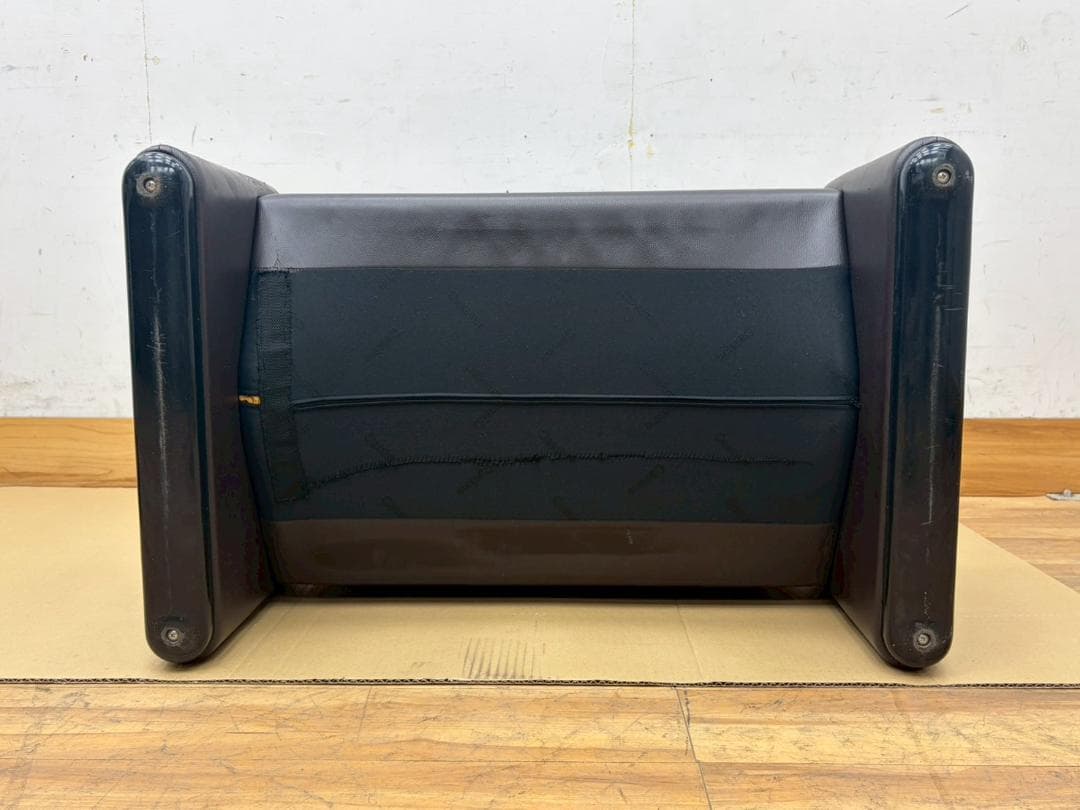 T8070☆展示品☆Cassinaカッシーナ☆マラルンガ☆レザー本革☆オットマン