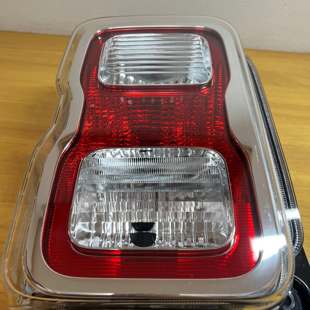 SUZUKI ハスラー MR52S 左Rrコンビネーションランプ