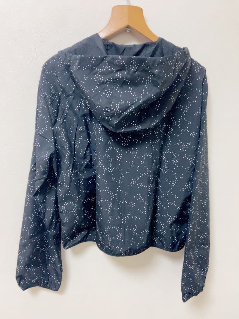 新品！ナイキNIKE ジャンパー 黒 ルーズ フィット　ランニング 反射