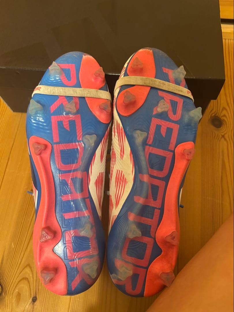 アディダスプレデターエリートフォールドオーバータンFGリエマージパッ ク