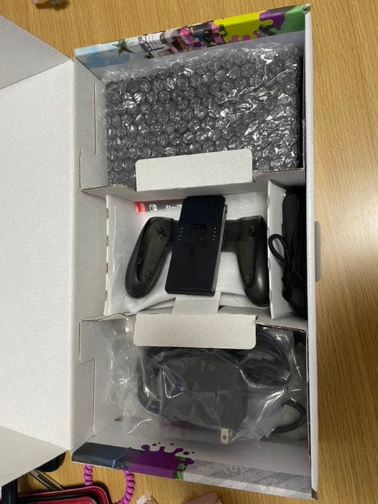 Sold)Nintendo Switch 本体　スプラトゥーン 2セット