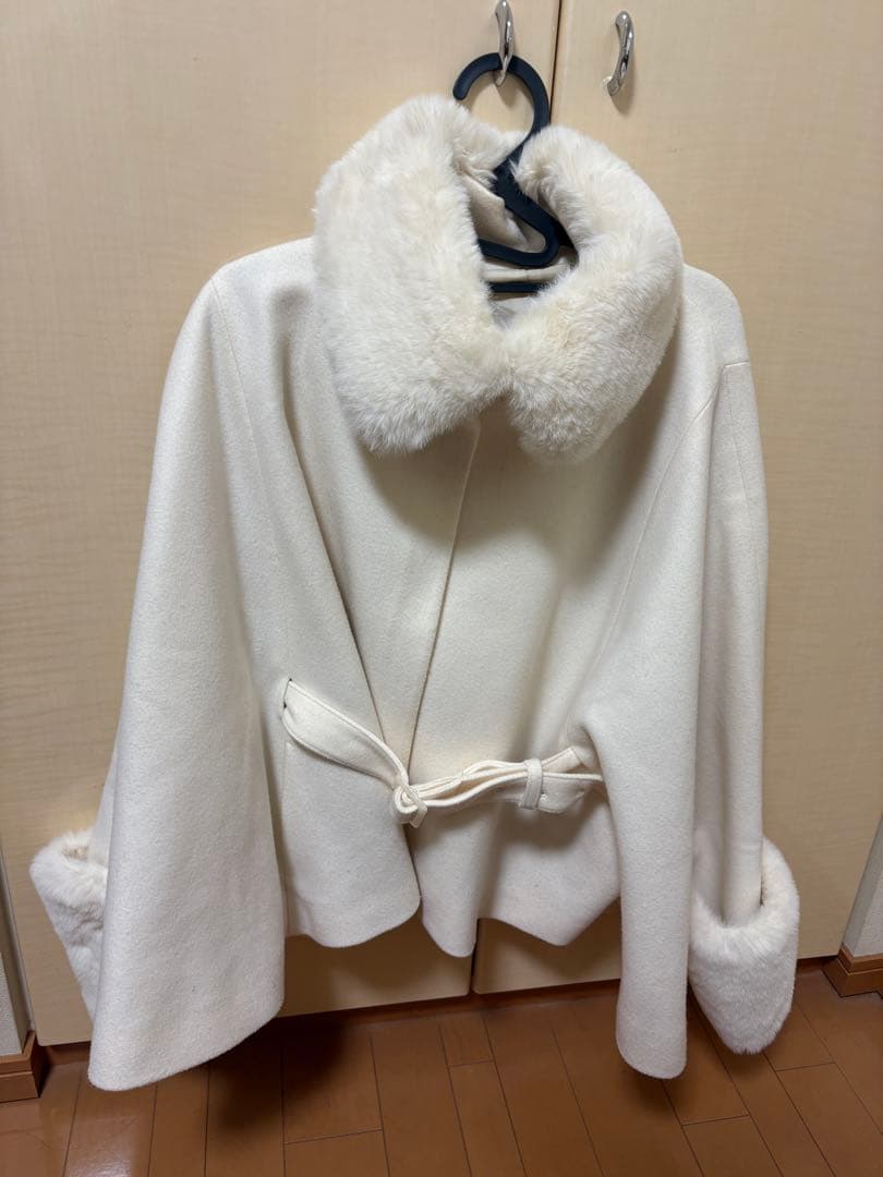 tocco closet 2WAYファー&ベルト付きケープライクコート