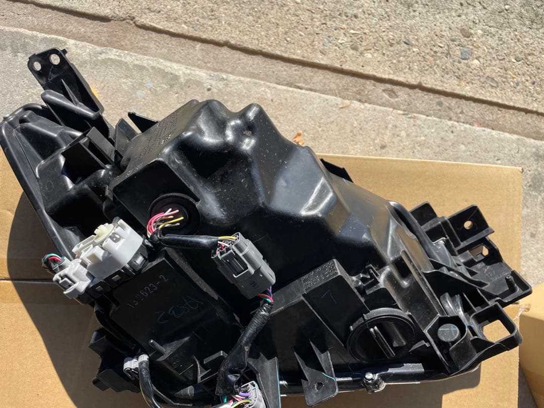 マツダ　デミオ　LEDヘッドライト　dj5fs 純正