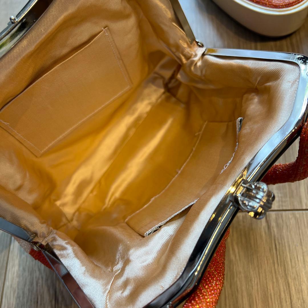 ビーズ装飾のハンドバッグと草履セット