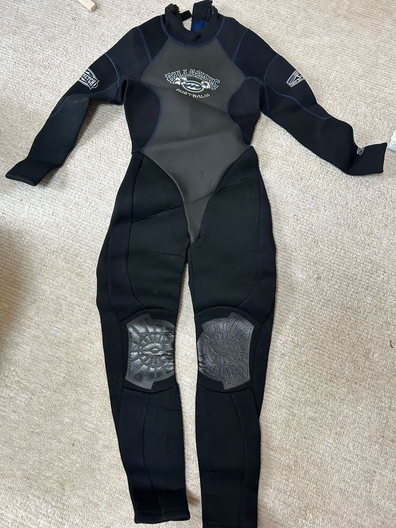 値下げ！Billabong レディースウェットスーツ 膝パッド付き　新品同様