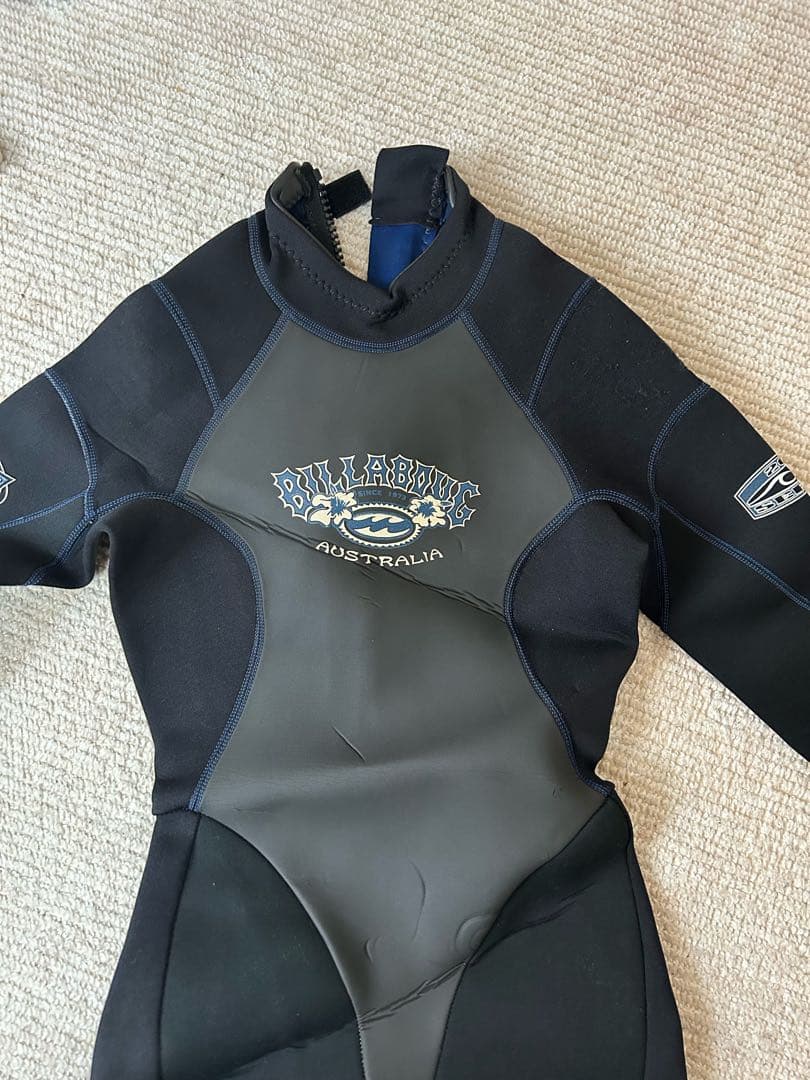 値下げ！Billabong レディースウェットスーツ 膝パッド付き　新品同様