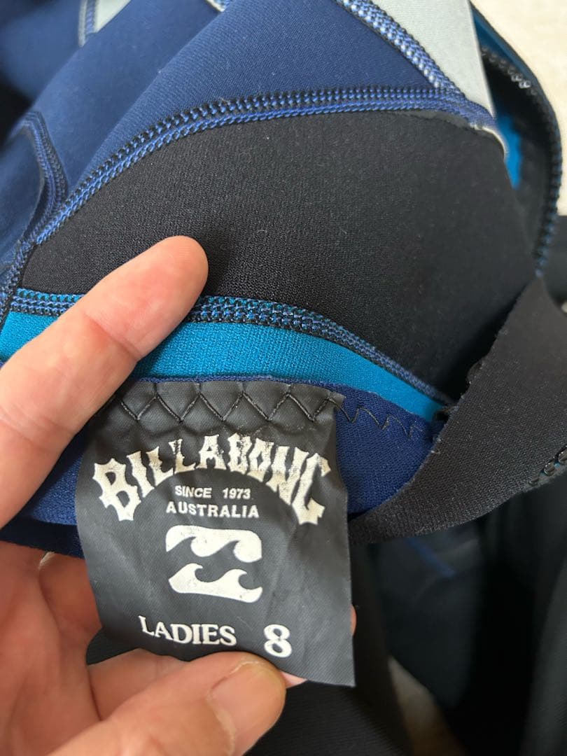 値下げ！Billabong レディースウェットスーツ 膝パッド付き　新品同様
