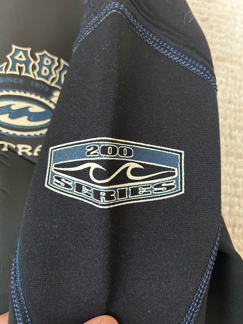 値下げ！Billabong レディースウェットスーツ 膝パッド付き　新品同様