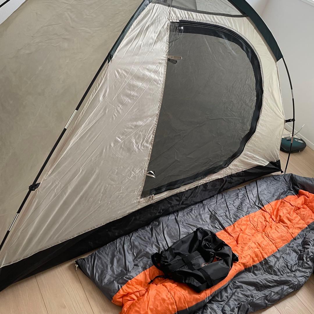 キャンプ　テント bundok/椅子YOURSELF/寝袋DesertFox