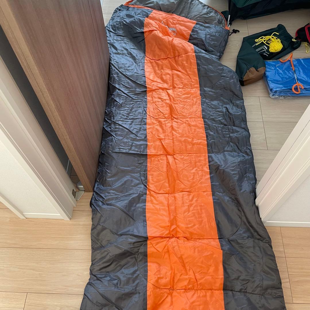 キャンプ　テント bundok/椅子YOURSELF/寝袋DesertFox