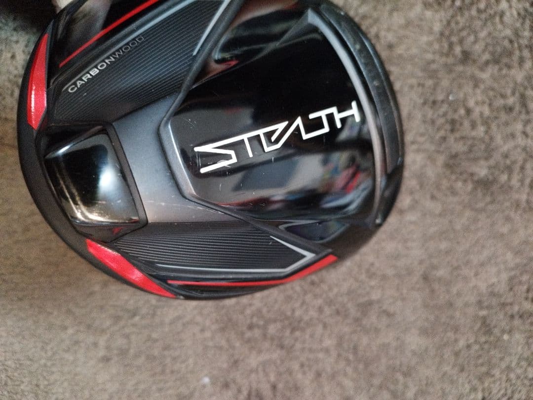 TaylorMade Stealth 9.0° ドライバーヘッドとヘッドカバー