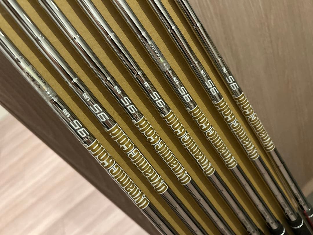 今年8月購入 レフティ左用 ミズノプロ245 アイアン　7本セット 5-P,G