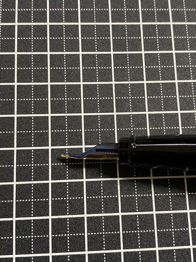 AURORA イプシロン　イエロー　万年筆　字幅M