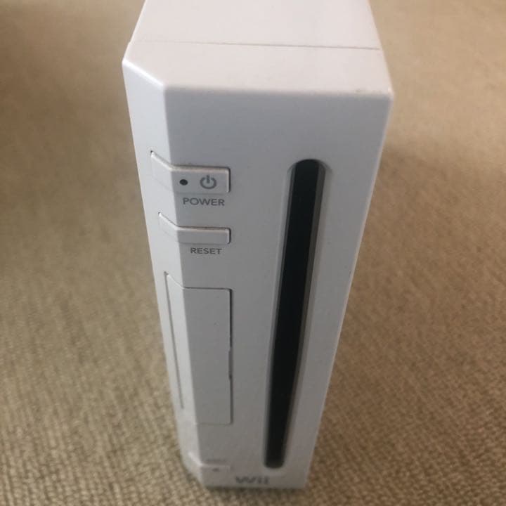 Wii本体　どうぶつの森　マリオカート　ニュースーパーマリオブラザーズ他ソフト6