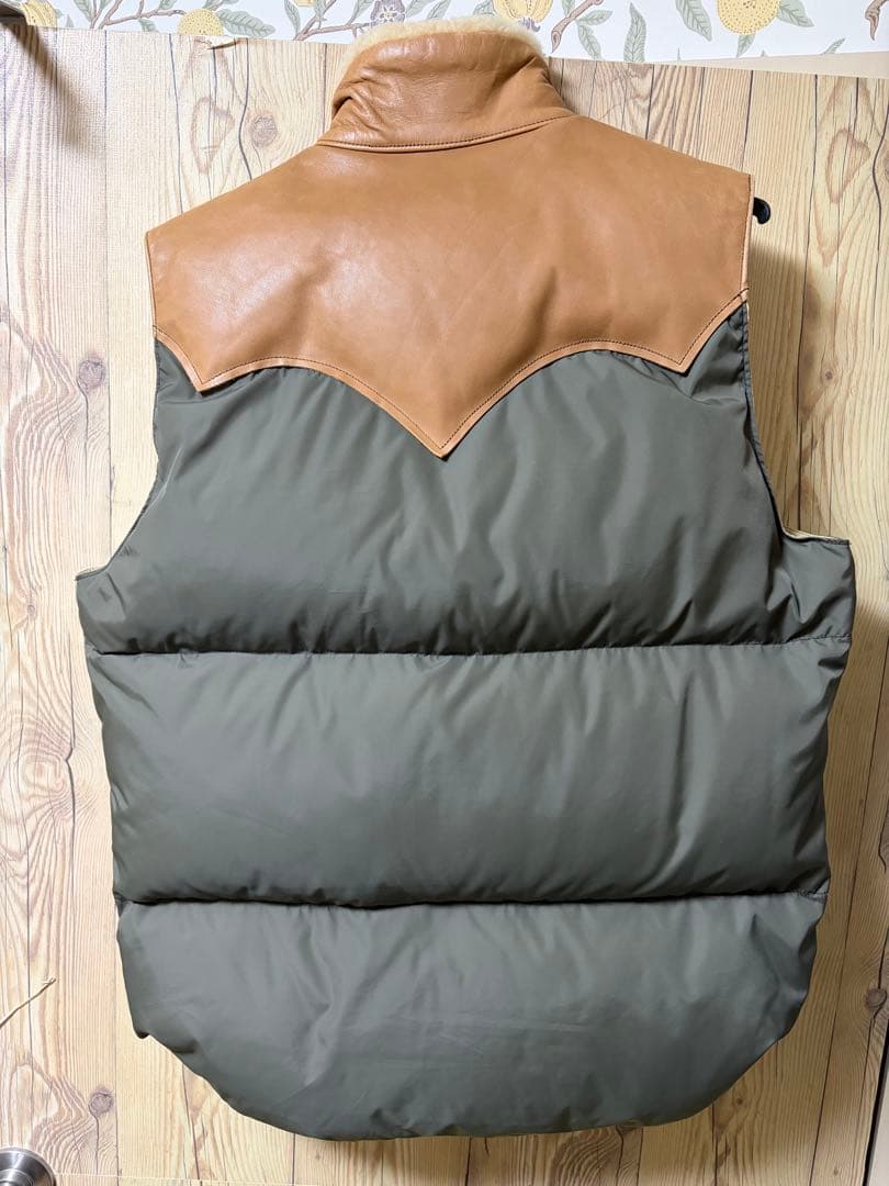 ロッキーマウンテンフェザーベット ダウンベスト サイズ40 オリーブグリーン