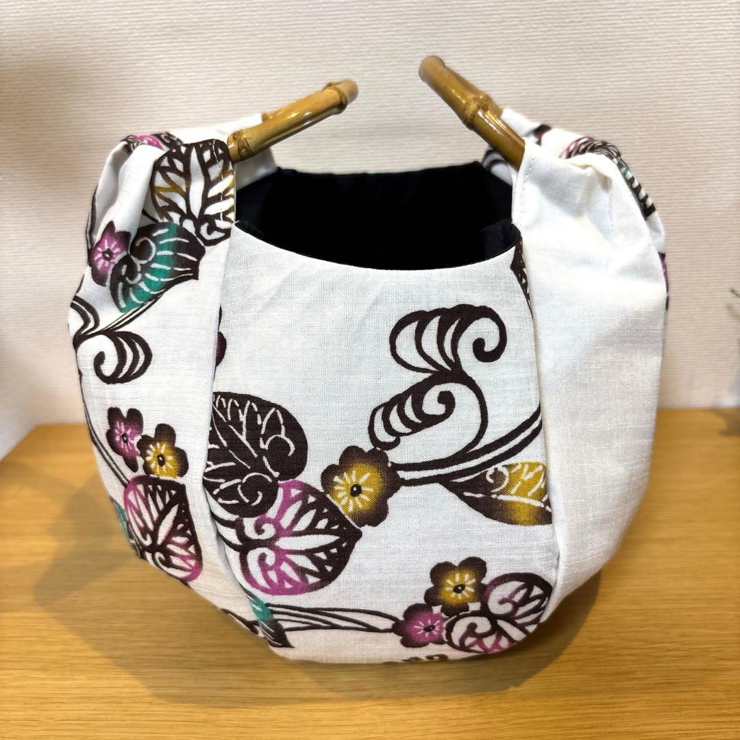 みなちん画面和装バック着物バック琉球紅型・琉球柄・葵の柄（白）